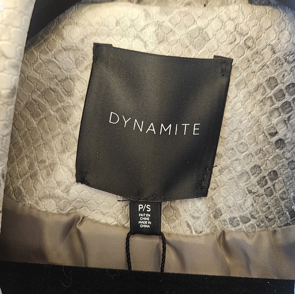 Dynamite Crop Faux Snake Moto Jacket Size Small NWT - Picture 4 of 4